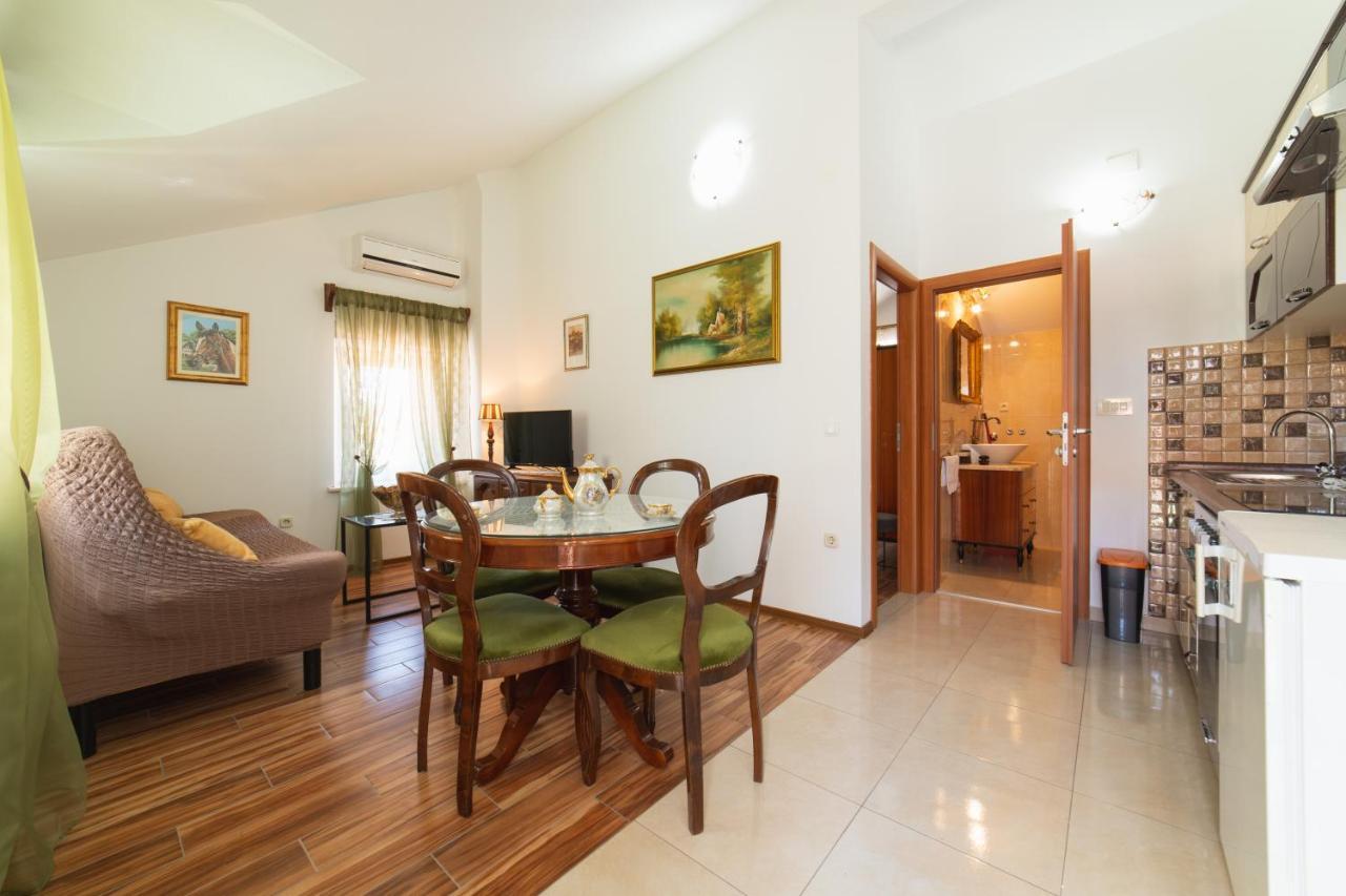 Apartments Villa Mira Kastela Luaran gambar
