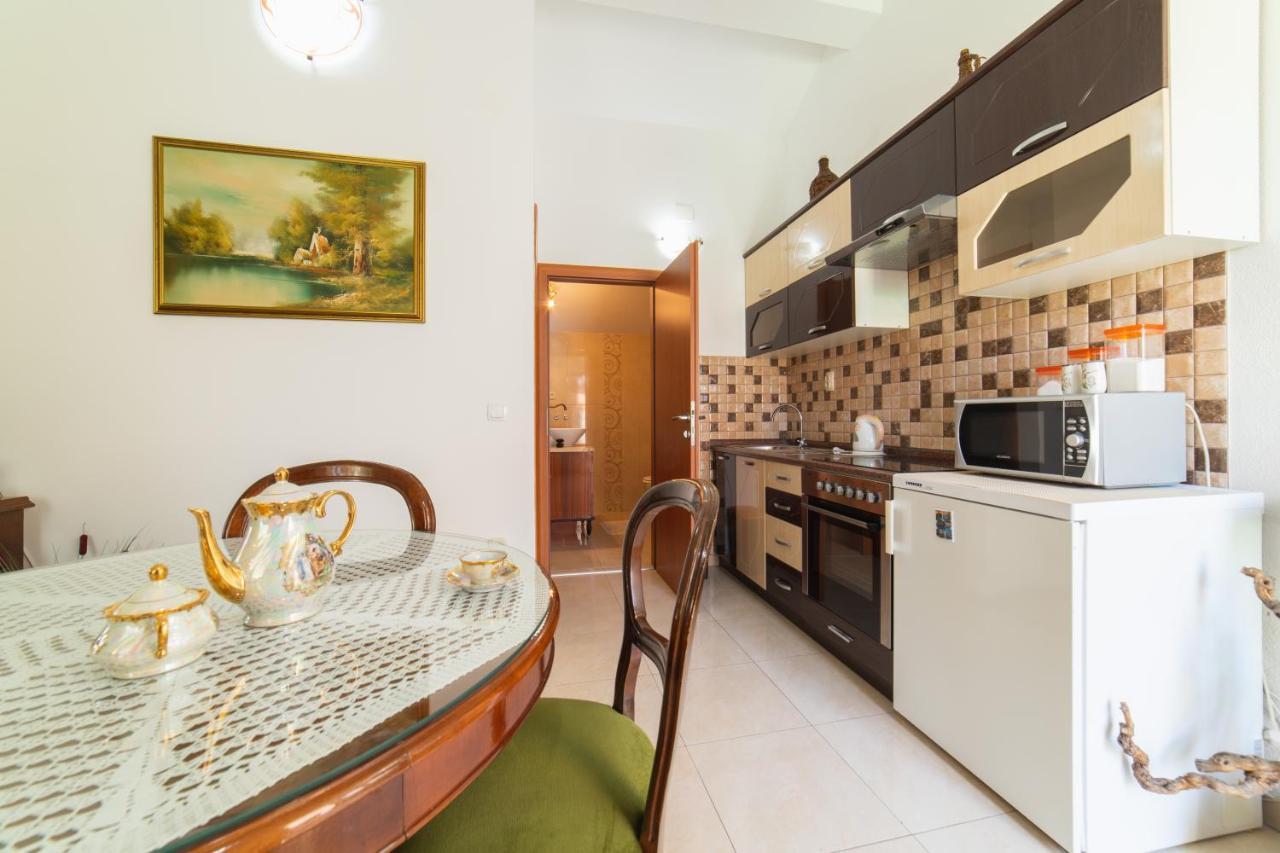 Apartments Villa Mira Kastela Luaran gambar