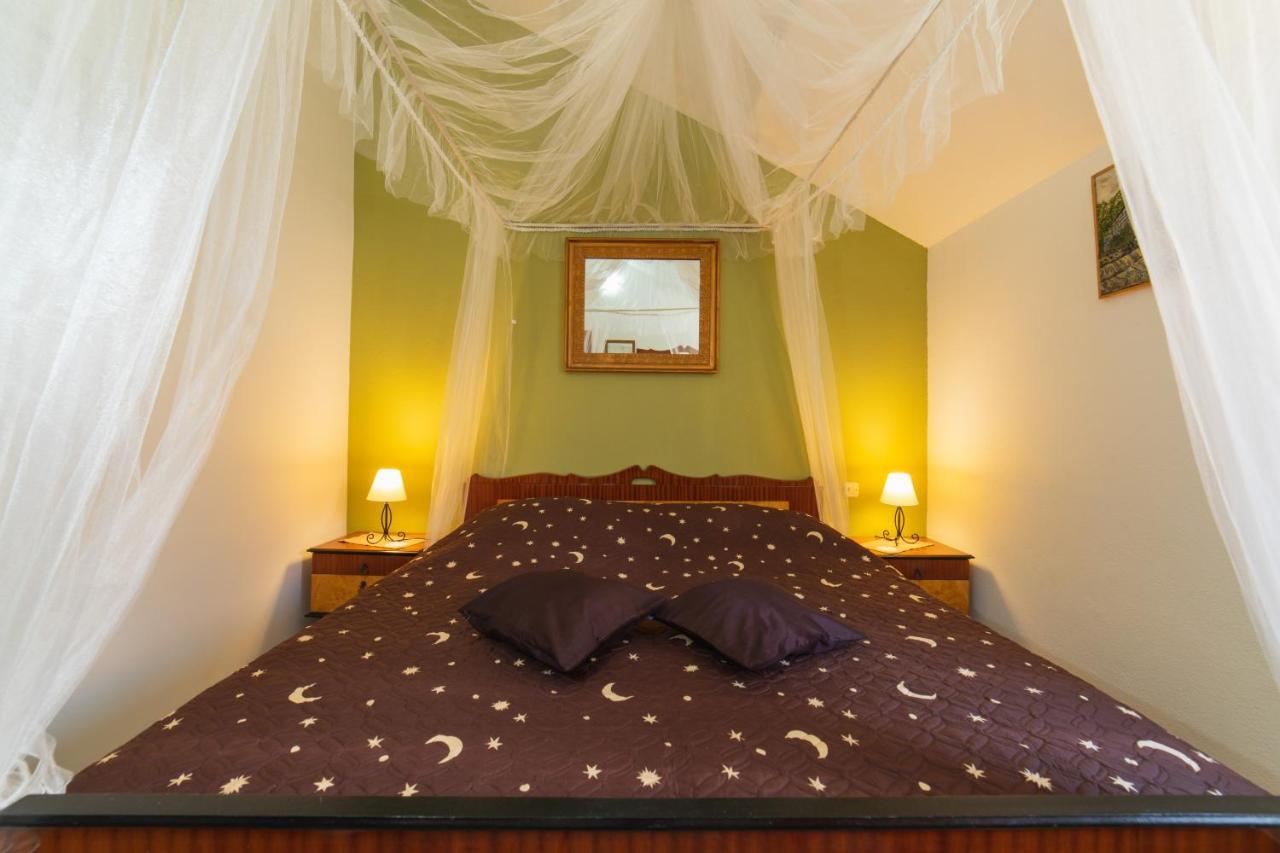 Apartments Villa Mira Kastela Luaran gambar