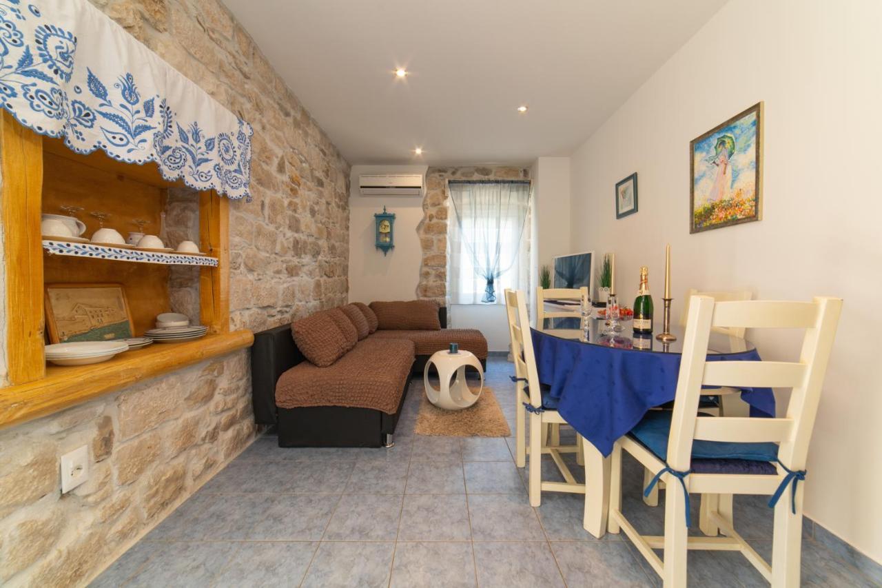 Apartments Villa Mira Kastela Luaran gambar