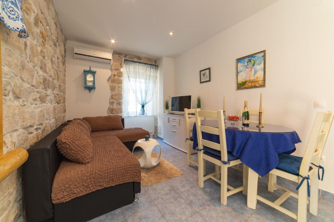 Apartments Villa Mira Kastela Luaran gambar