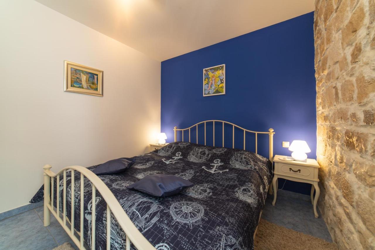 Apartments Villa Mira Kastela Luaran gambar